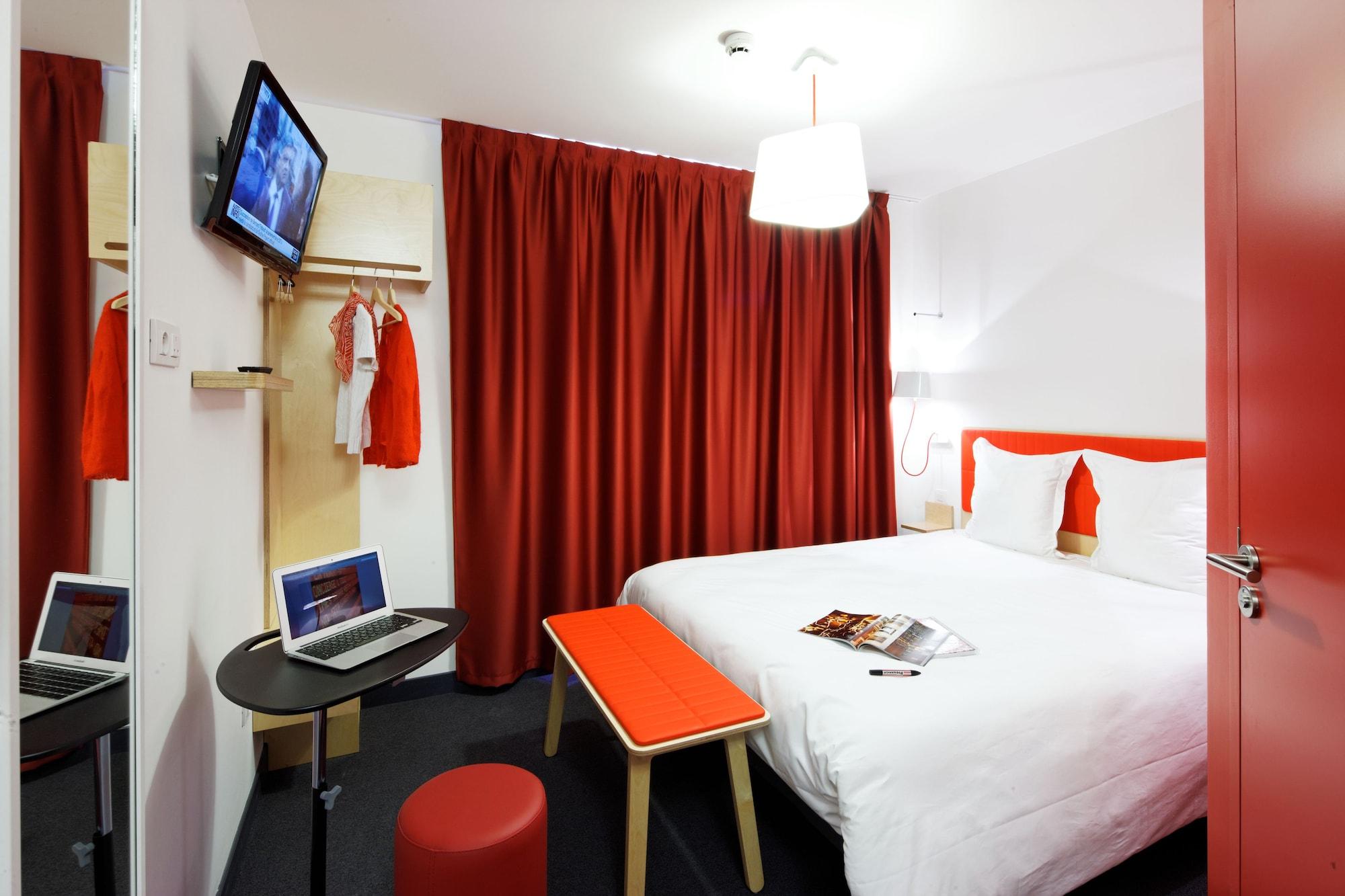 Ibis Styles Calais Centre Hotel Exterior photo