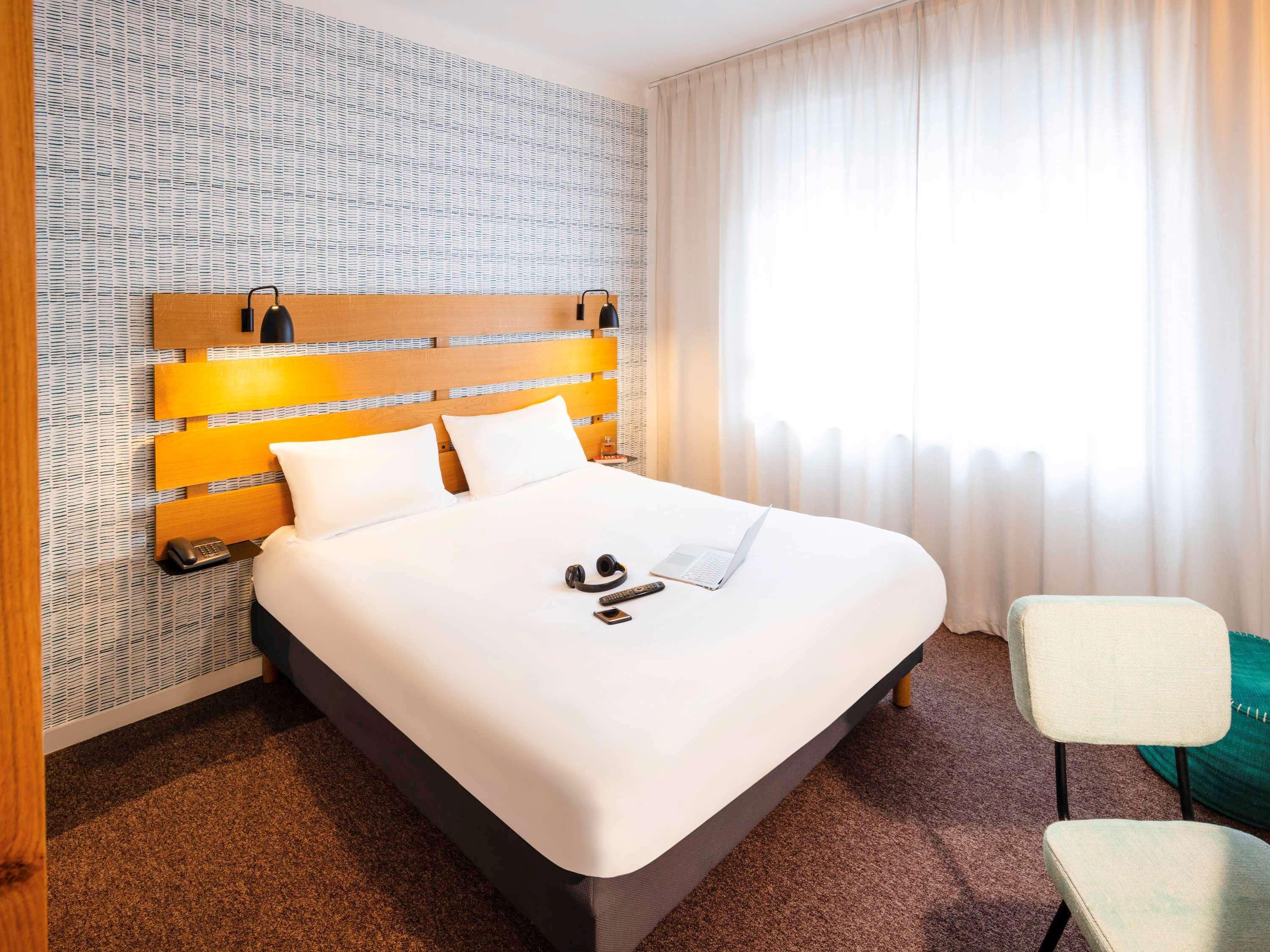 Ibis Styles Calais Centre Hotel Exterior photo