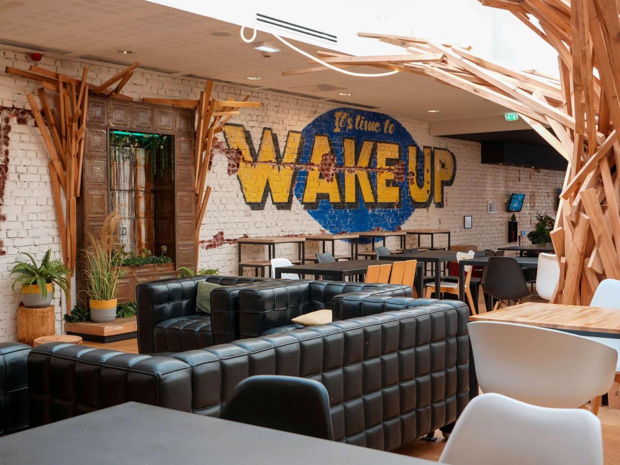 Ibis Styles Calais Centre Hotel Exterior photo